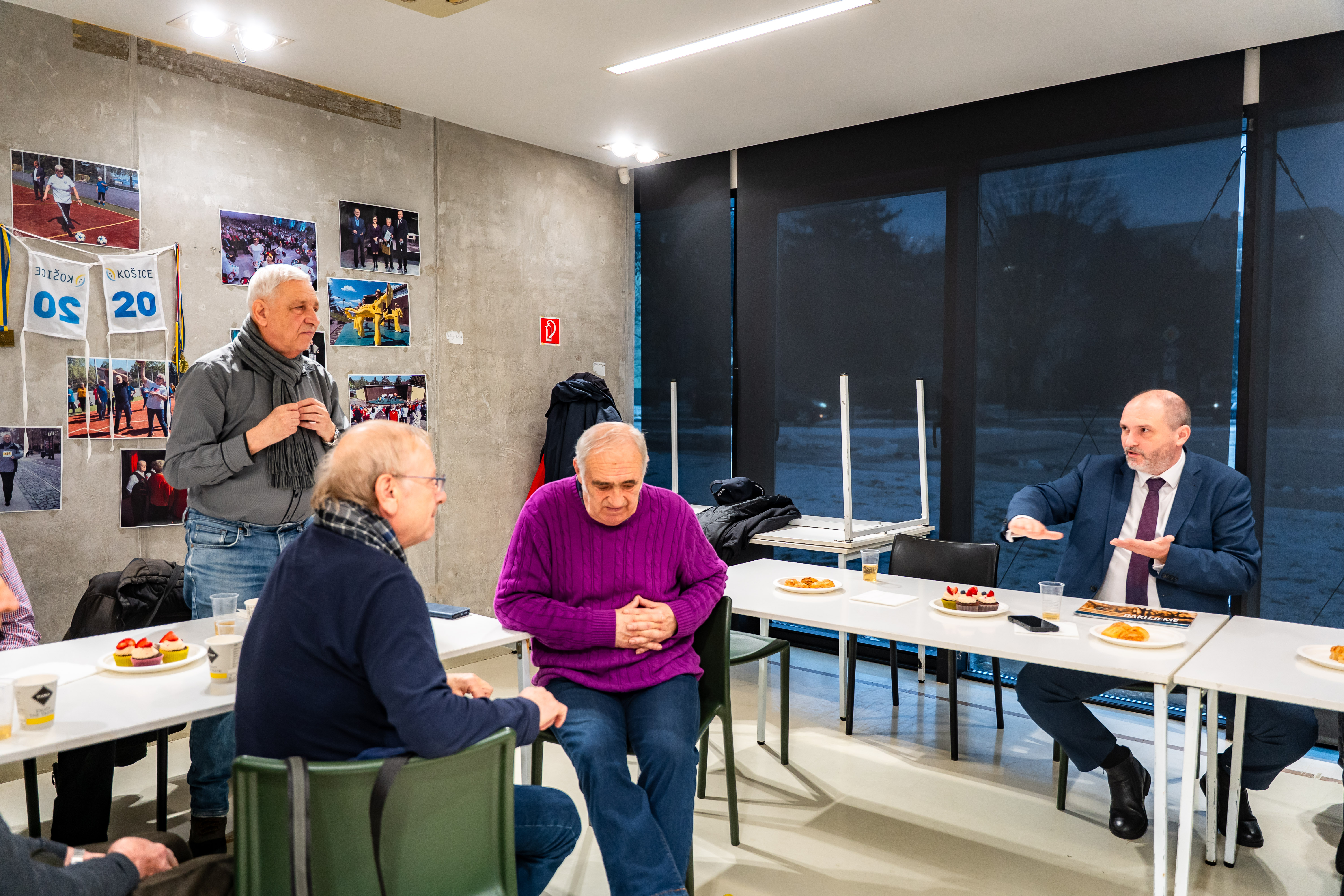 Navsteva seniorskeho klubu vojenskych dochodcov-12